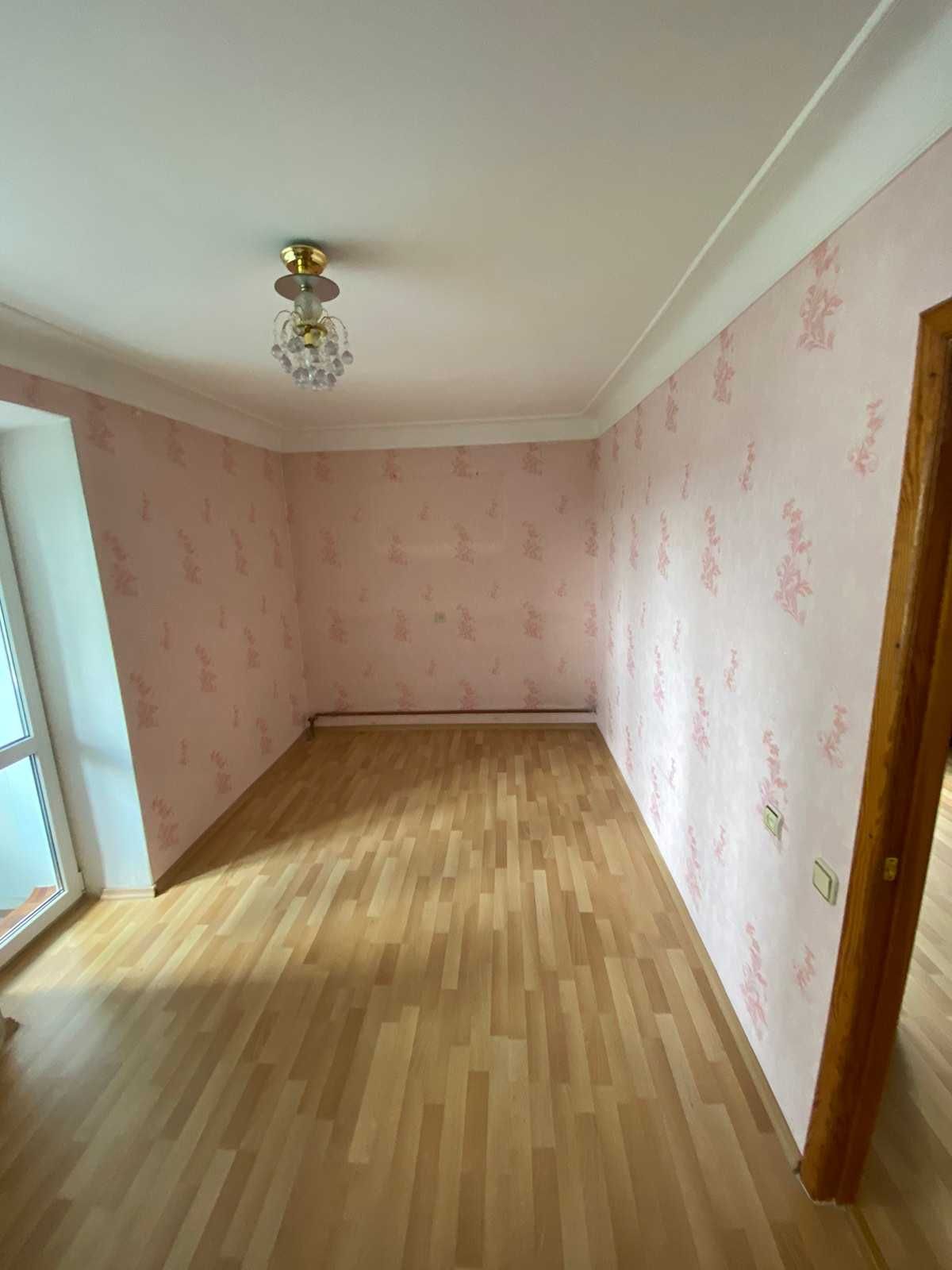 Продам 2-х кімнатну квартиру на Зигіна