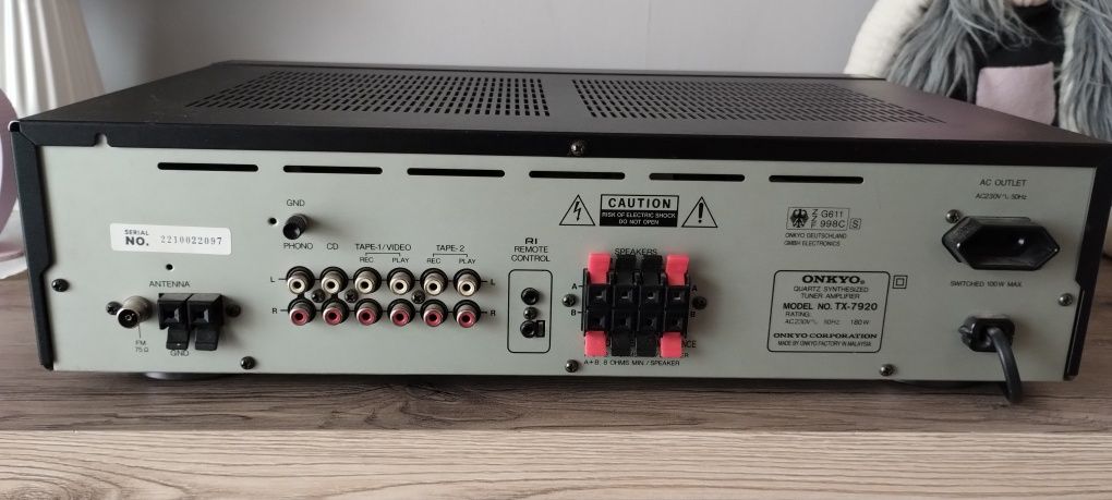 Onkyo  Quartz Synthesized Tuner Amplifier TX-7920