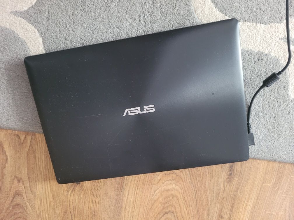 laptop ASUS model X553M