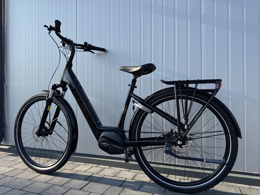 Trek District Plus 2 Lowstep z napędem pasowym 2025