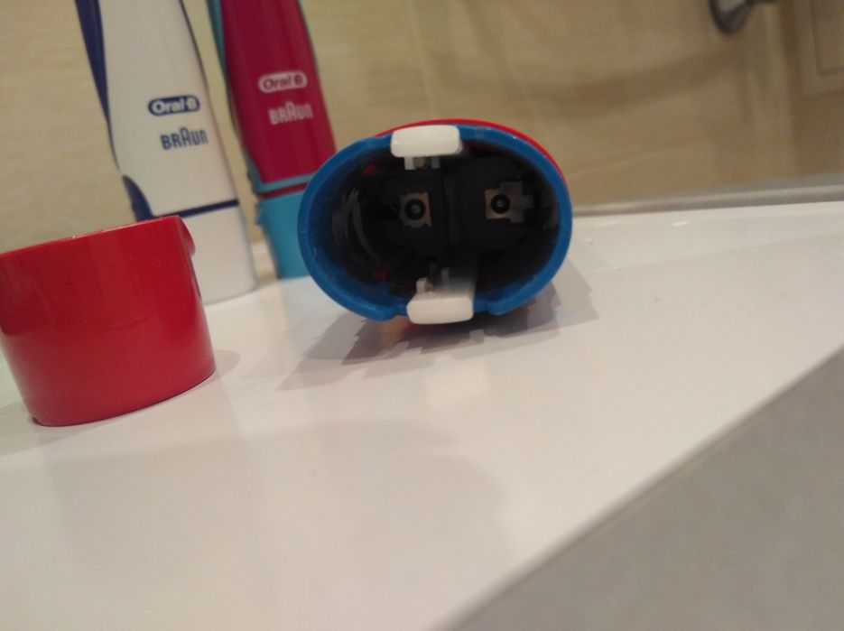 Щетка электрическая Oral - В с таймером.