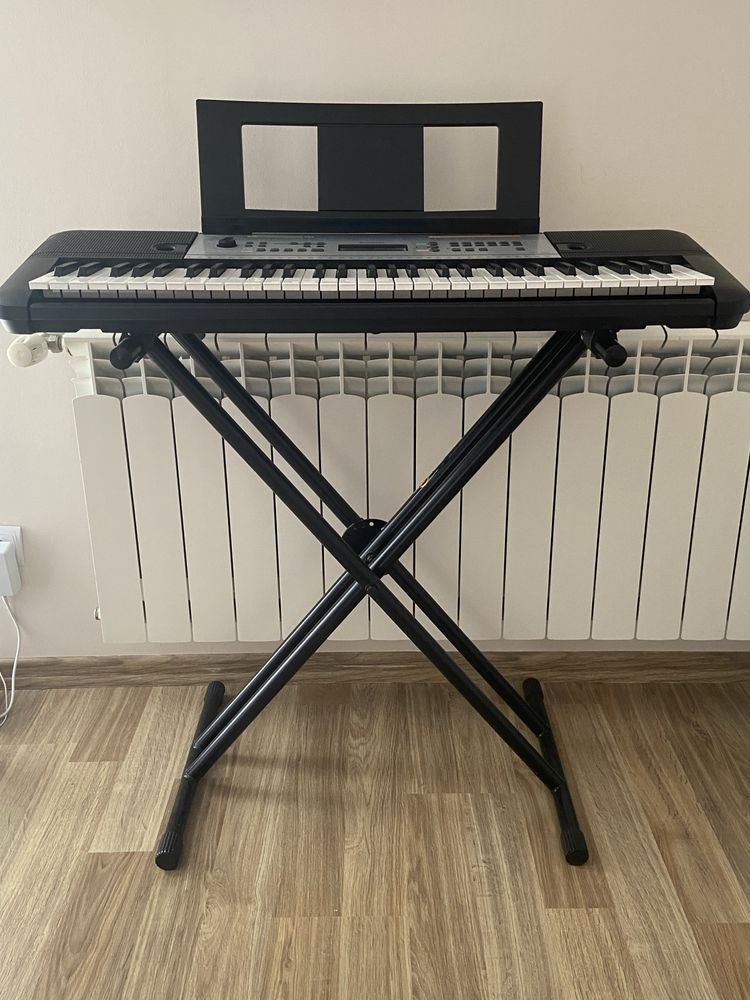 Keyboard yamaha ze statywem
