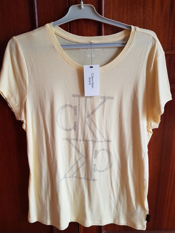 Tshirt Calvin Klein (nova com etiqueta)