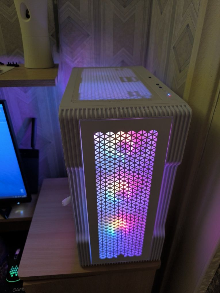 Новий сучасний та потужний ігровий комп'ютер з відеокартою 5060 ti 16G