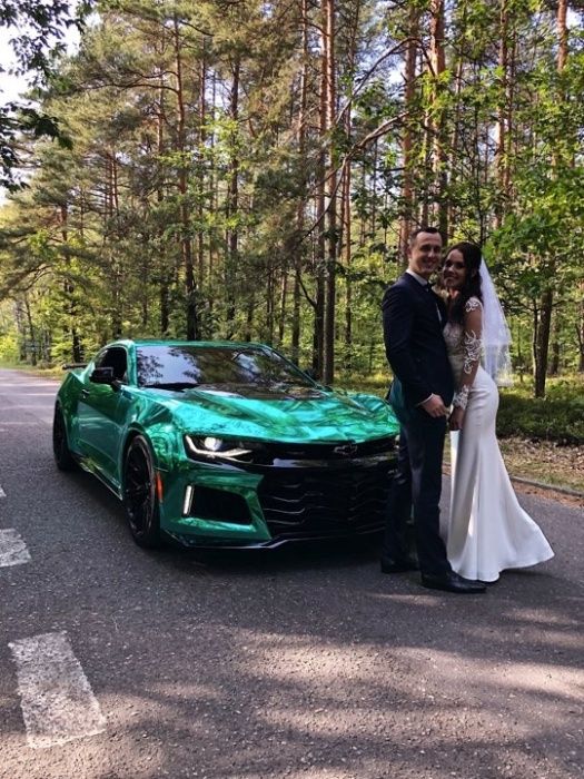 Wypożyczalnia, Wynajem Samochód do ślubu Złoty Mustang Audi Corvette