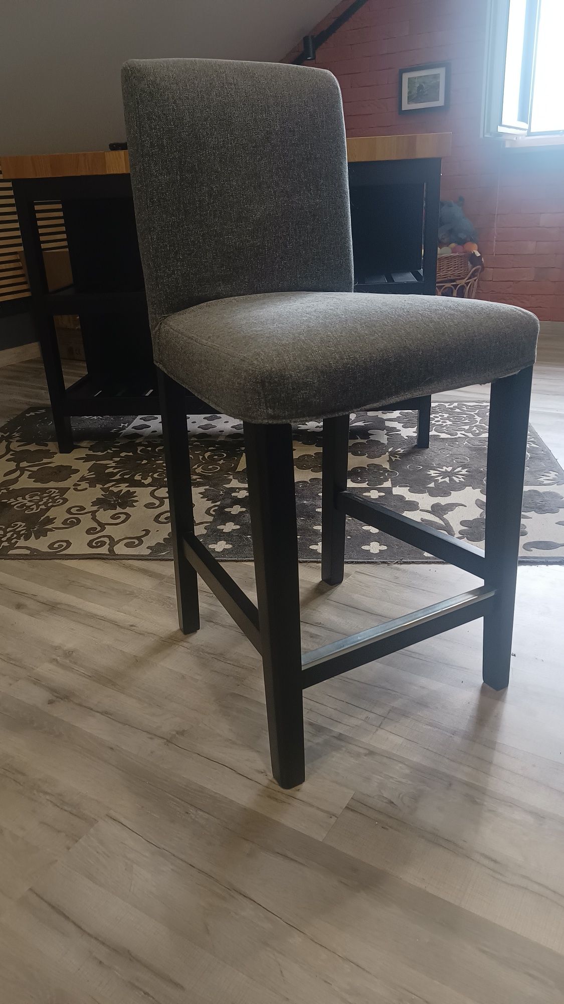 Wysokie krzesło Ikea stołek barowy
