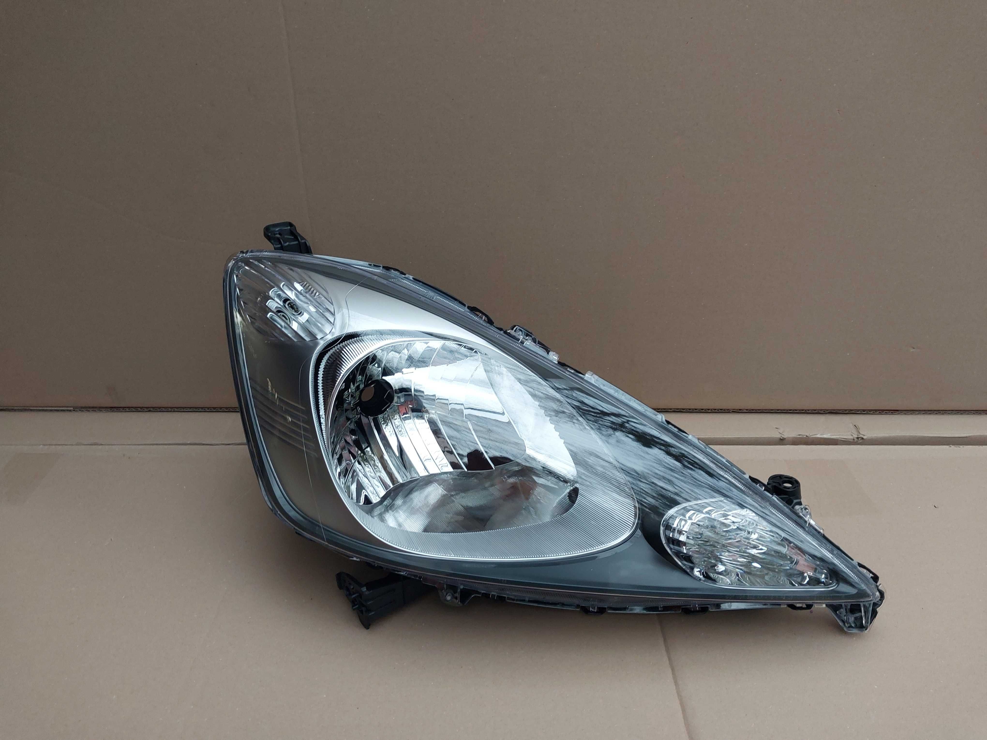 HONDA JAZZ 2008 + lampa przód nowa