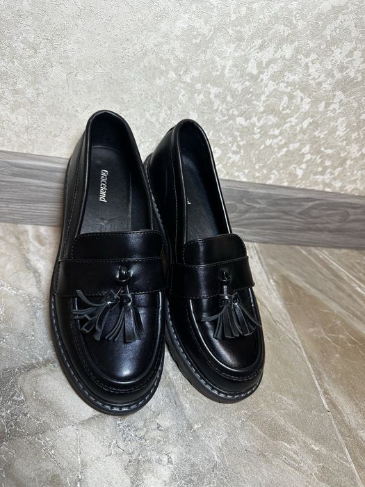 Лофери жіночі чорні