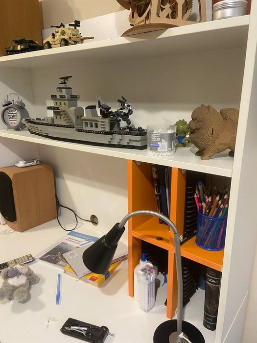 Продам стіл для дитини в розібраному стані