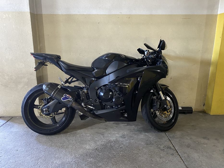 Honda CBR 1000RR - Vários extras