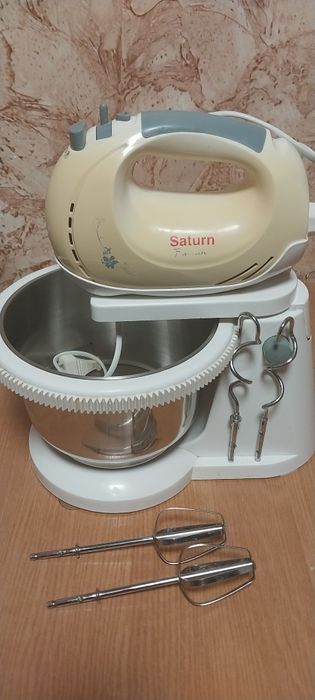 Электро миксер, с чашей Saturn