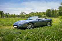 Jaguar XK8 Jaguar XK8 to luksusowy sportowy kabriolet