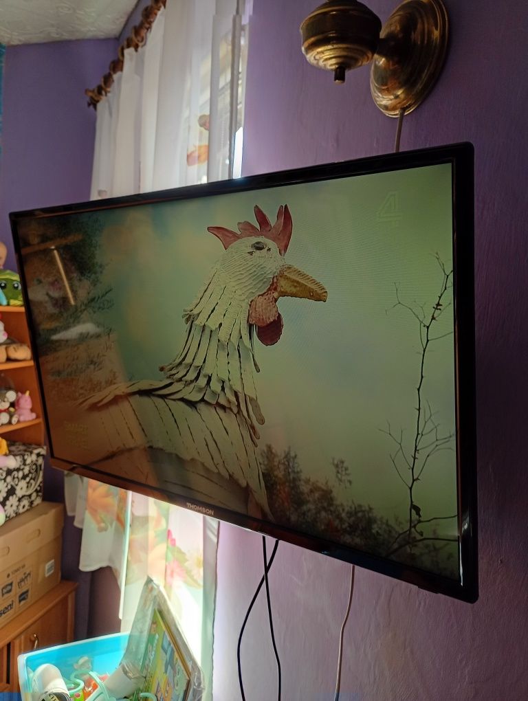Telewizor Thomson 32 cale plus dekoder dvbt2 hevc emmerson