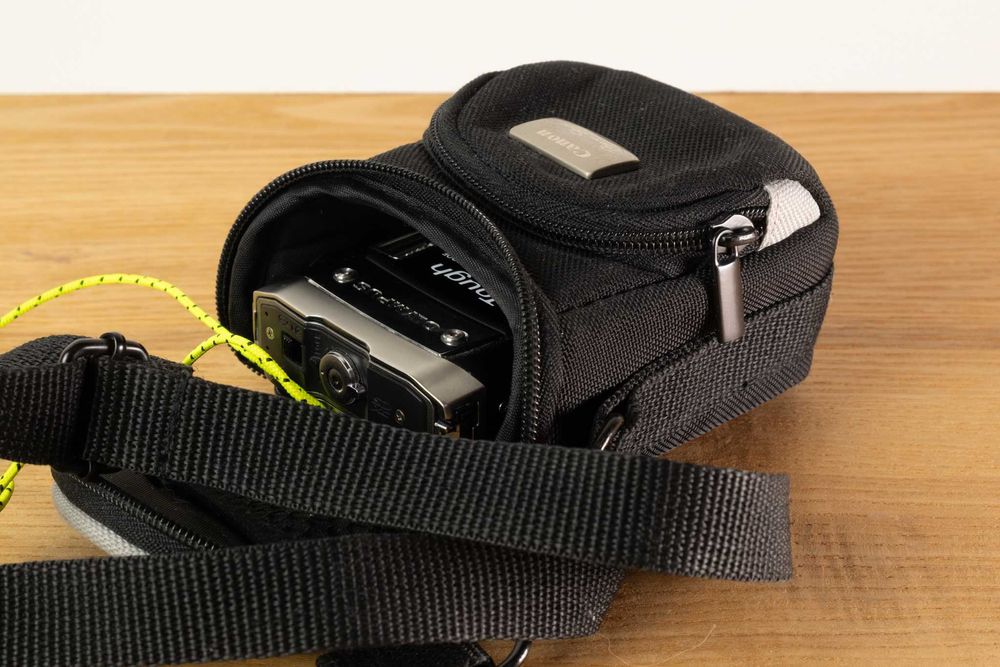 Olympus Tough TG-810 (komplet w pudełku + futerał)