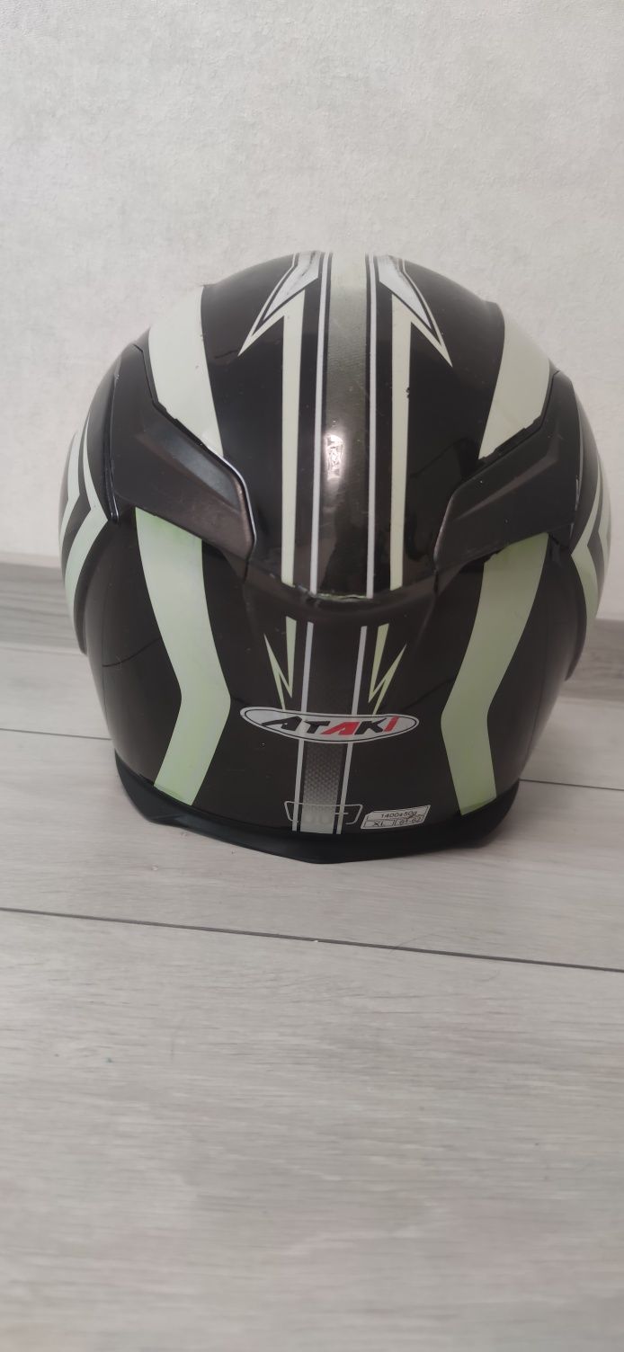 Срочно продам шлем 800 грн