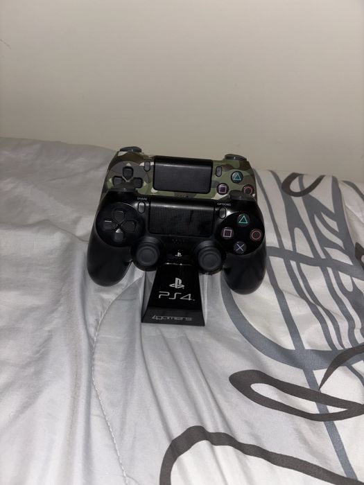 Ps4 normal com acessorios e jogos