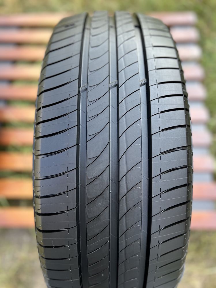 235/60/17с Michelin Agilis Plus 235/60 R17C 117/115R