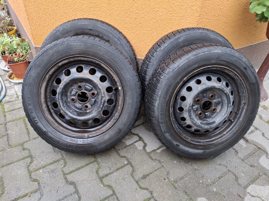 Komplet opon zimowych R14 Toyota