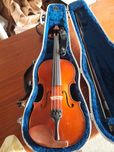 Violino em bom estado.
