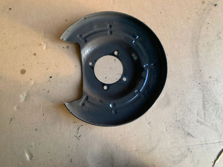Osłona tarczy hamulcowej prawy tył tylna prawa Opel Zafira C 13408176