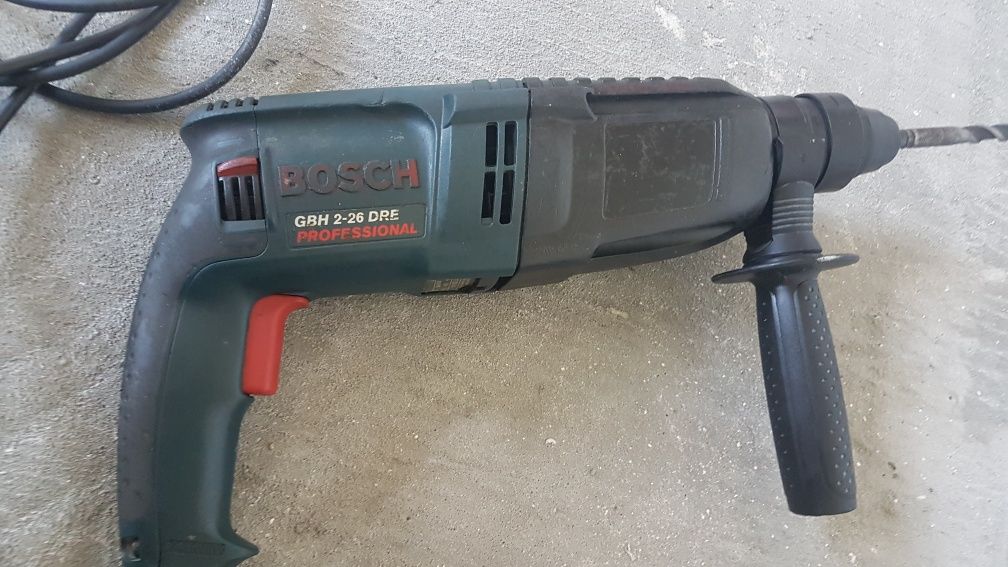 Перфоратор BOSCH 2-26 DRE 
Оригинал
В хорошем техничес