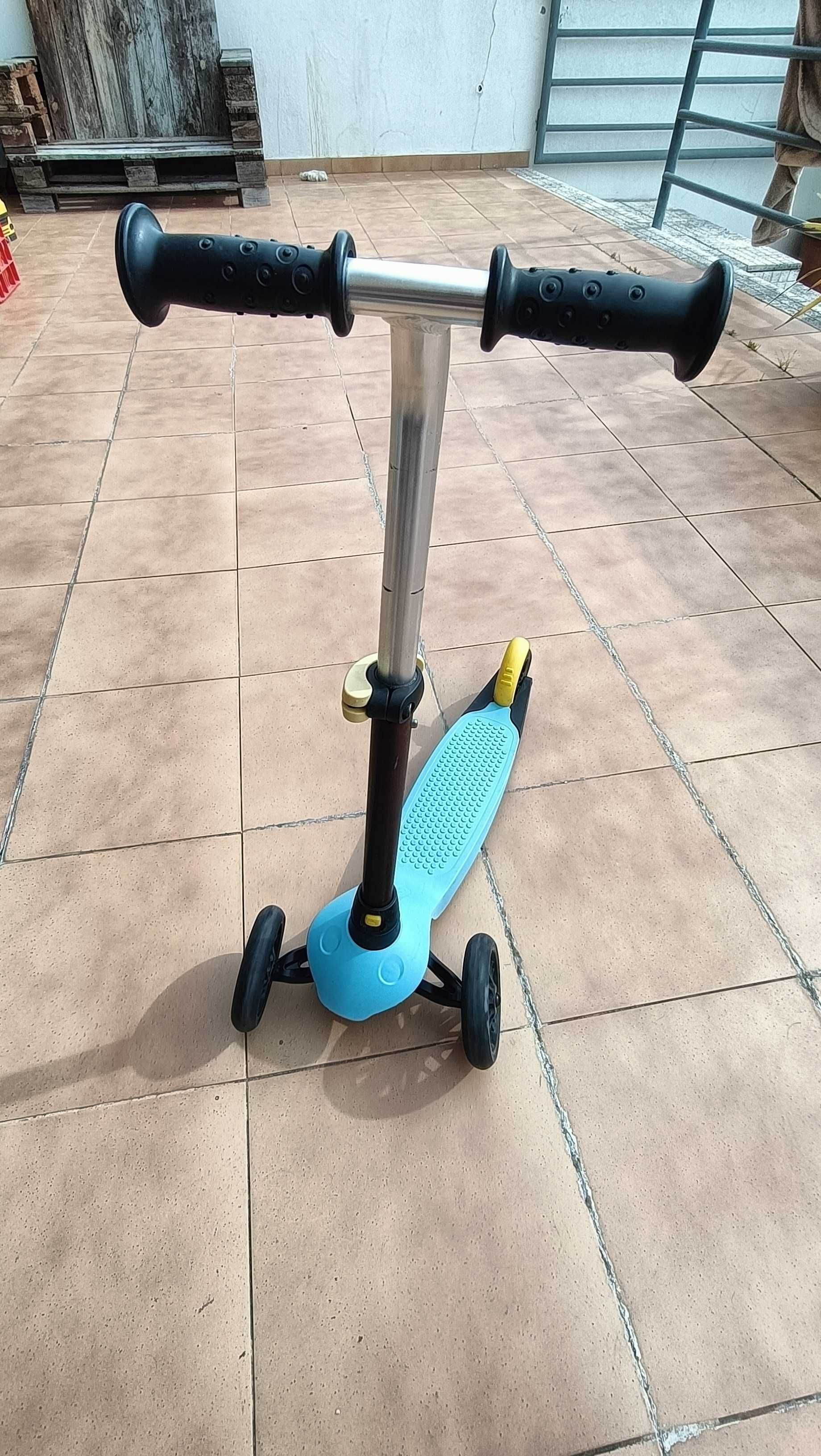 Trotinete de criança, Oxelo B100 3 rodas (Decatlhon)