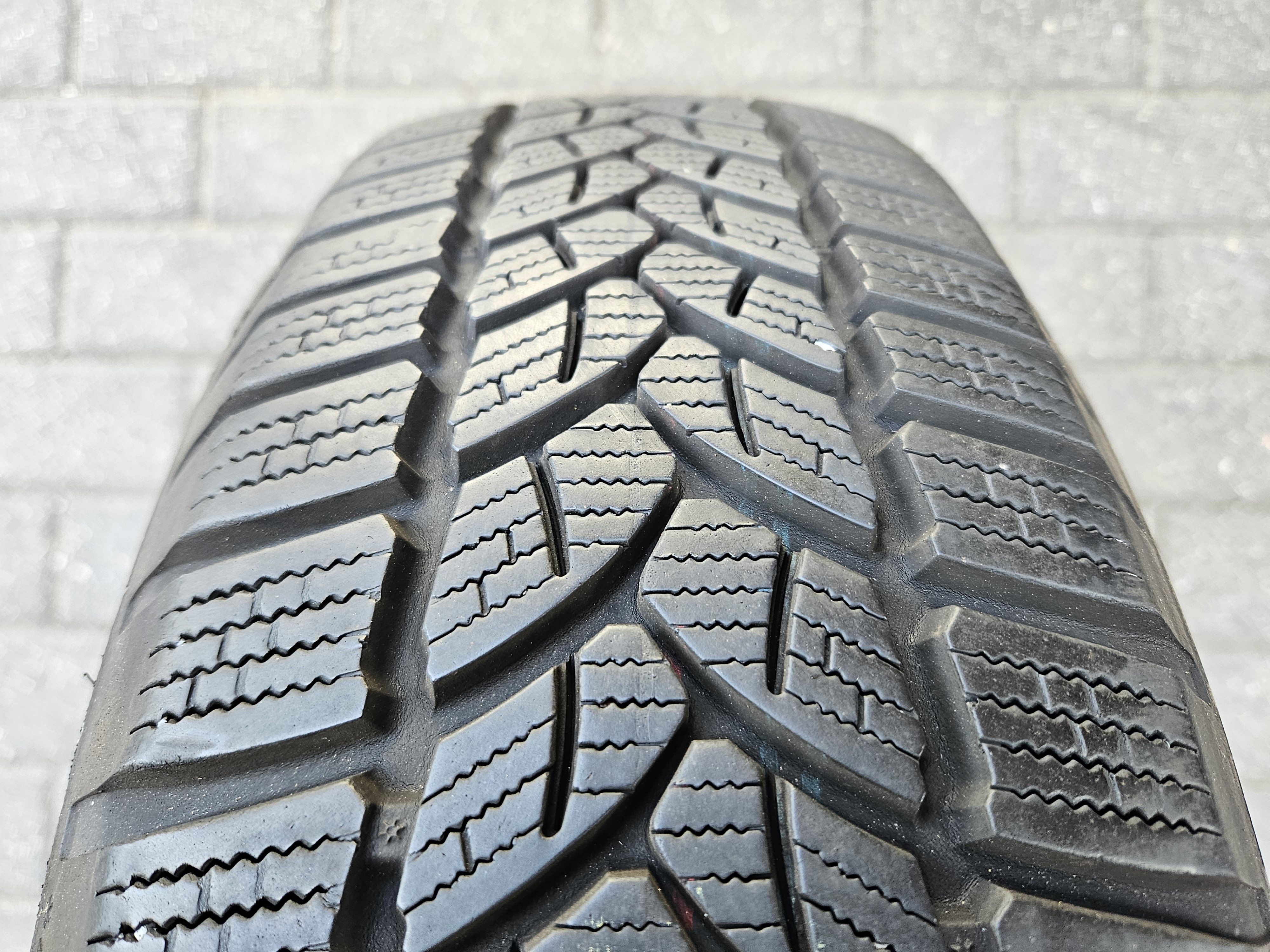 2x 175/70R14 84T Firestone WinterHawk 3 / 2x 7mm [162]