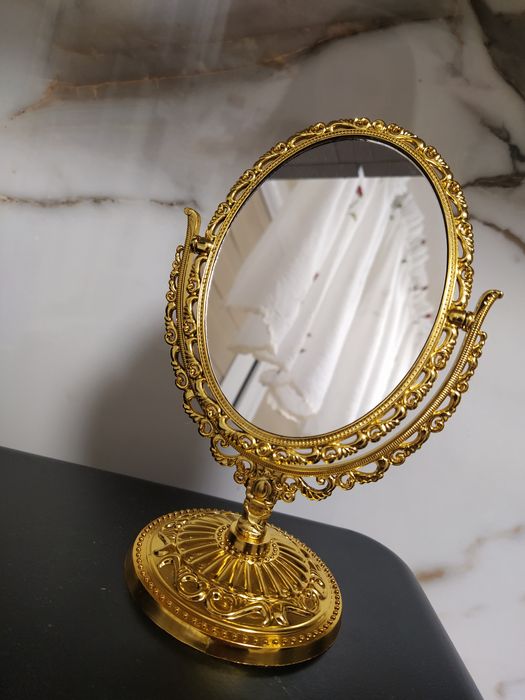 Obustronne złote lusterko