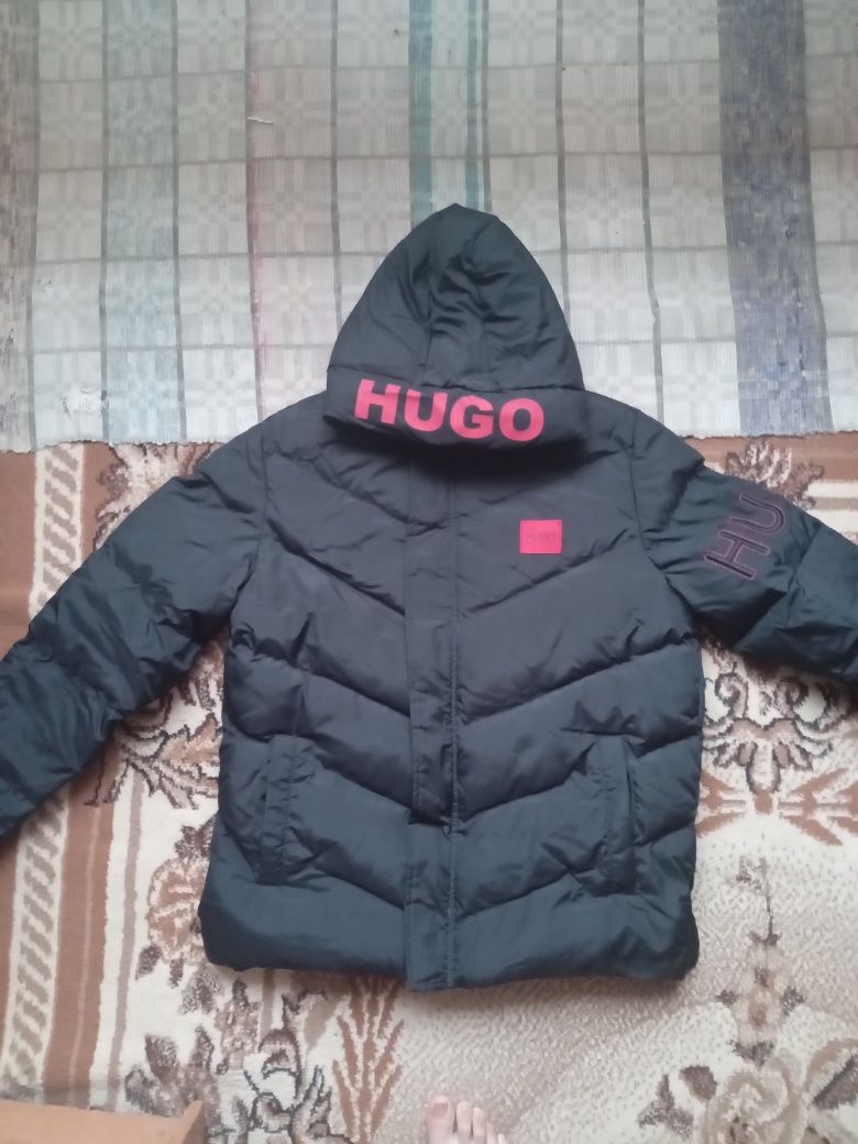 Продам пуховик Hugo Boss