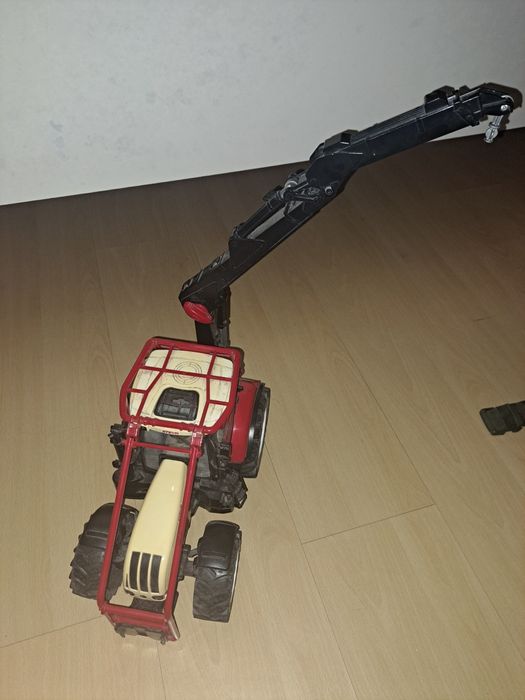 Trator de transportar troncos marca Bruder