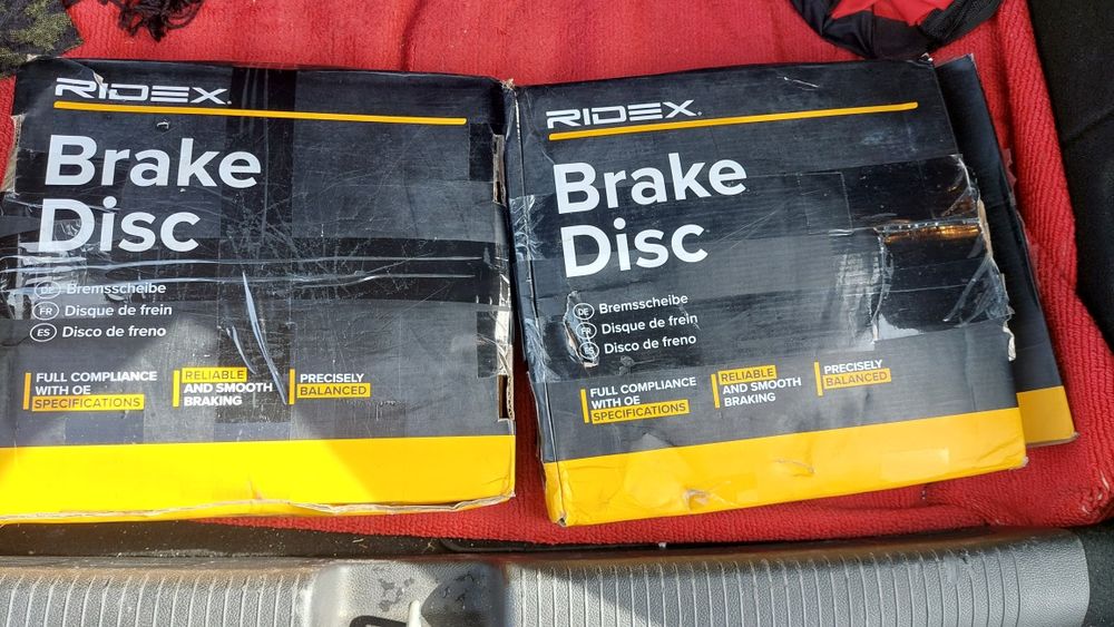Discos de travões e pastilhas de travões ridex.