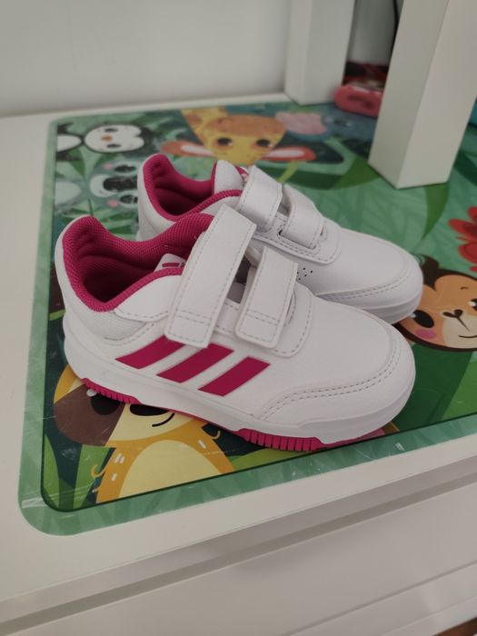 Adidas tensaur Criança