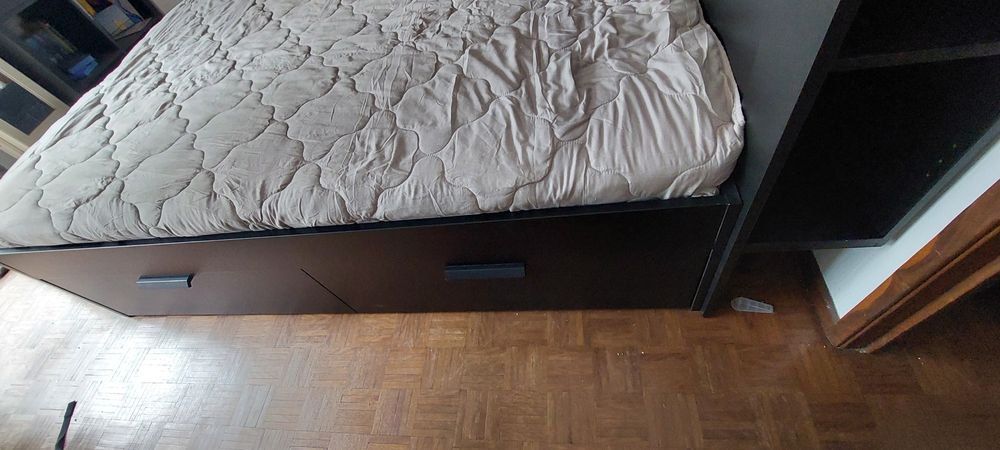 Cama Brimnes IKEA Preta 1,40 por 2m, com 4 gavetões