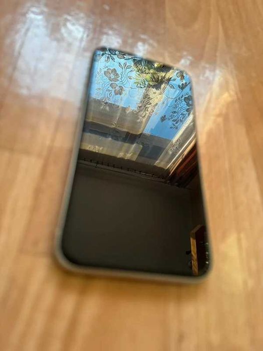 Smartfon APPLE iPhone 11 64GB 6.1" Biały + Gratisy