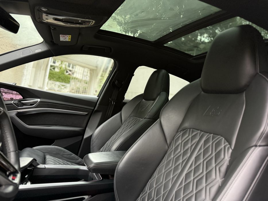 Audi E-Tron S Sportback (S line)