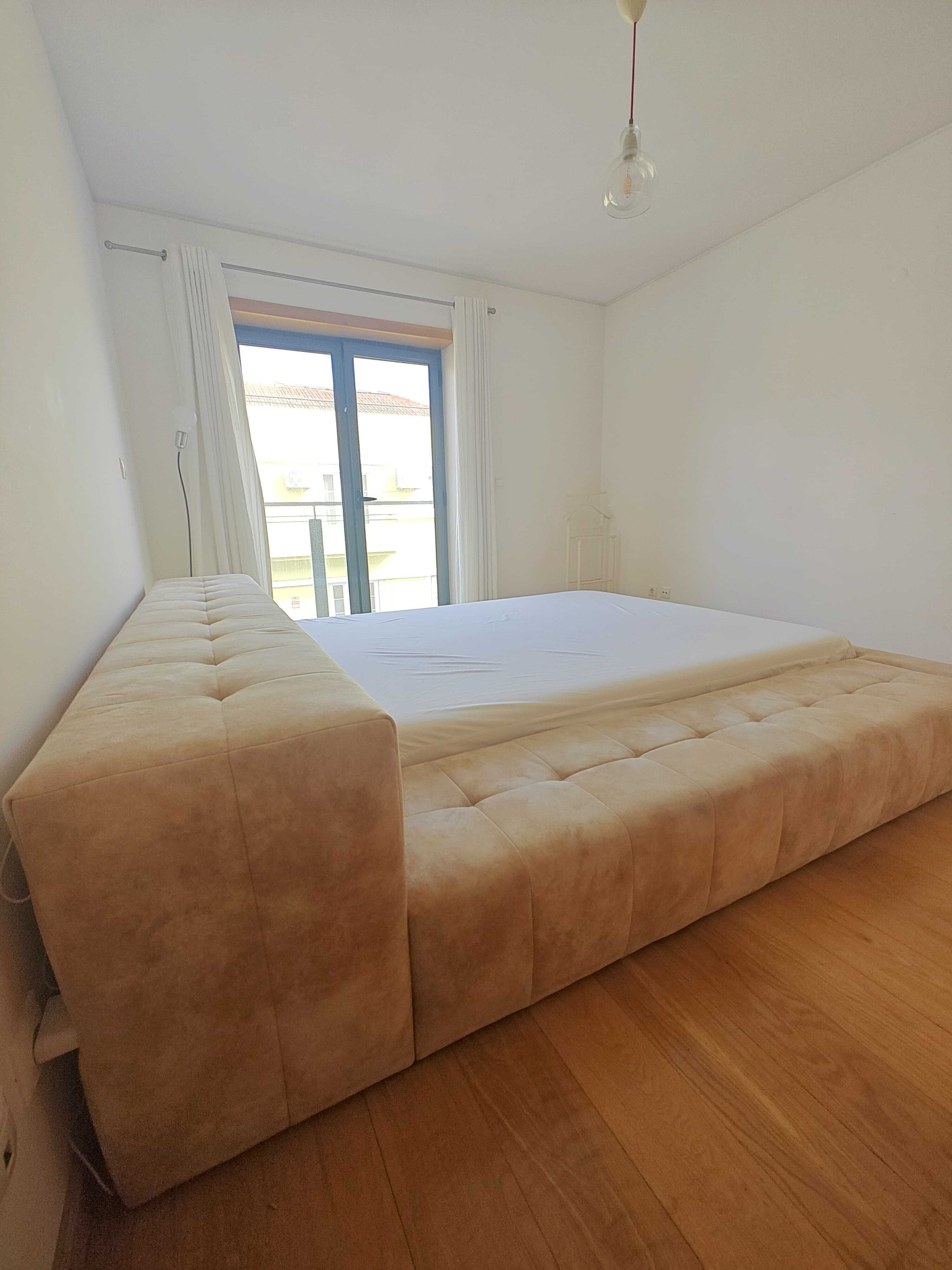Cama de casal com colchão