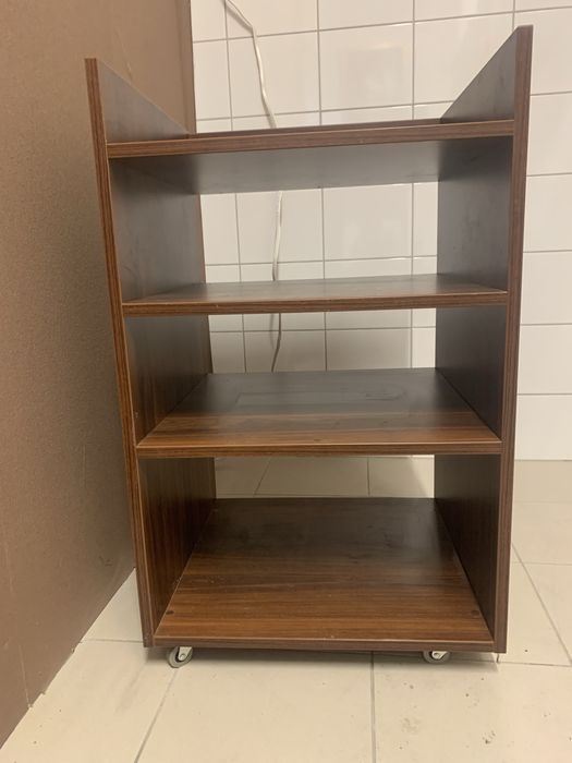 Szafka na Kółkach  polki