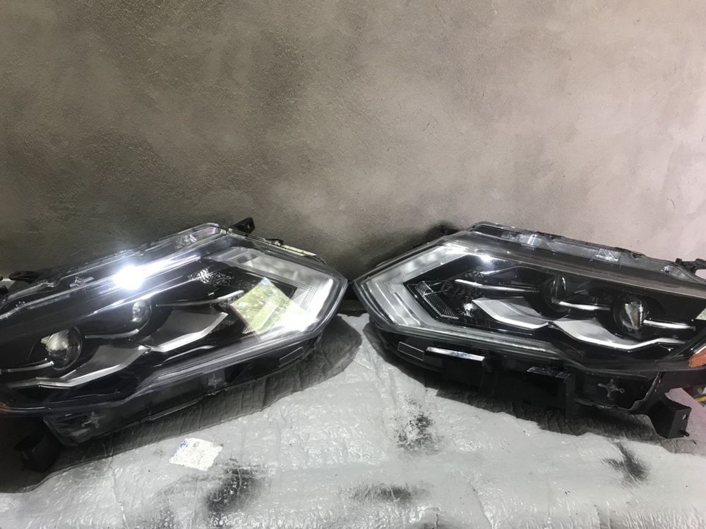 Фара права ліва  Full Led Nissan Rogue 2017-2021 р оригінал  США