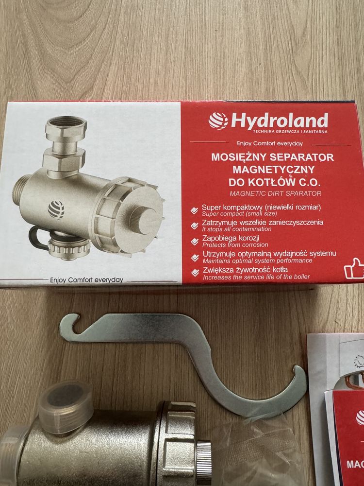 Mosiezny separator magnetyczny Hydroland do kotłów CO 3/4" stały.