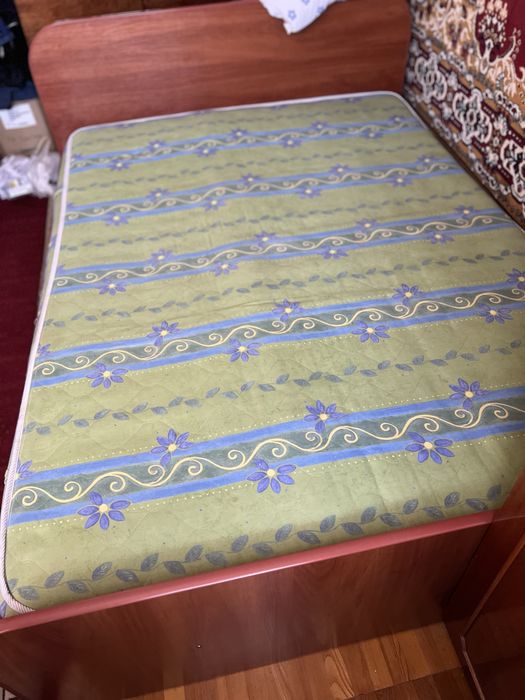 Ліжко з матрасом двоспальне