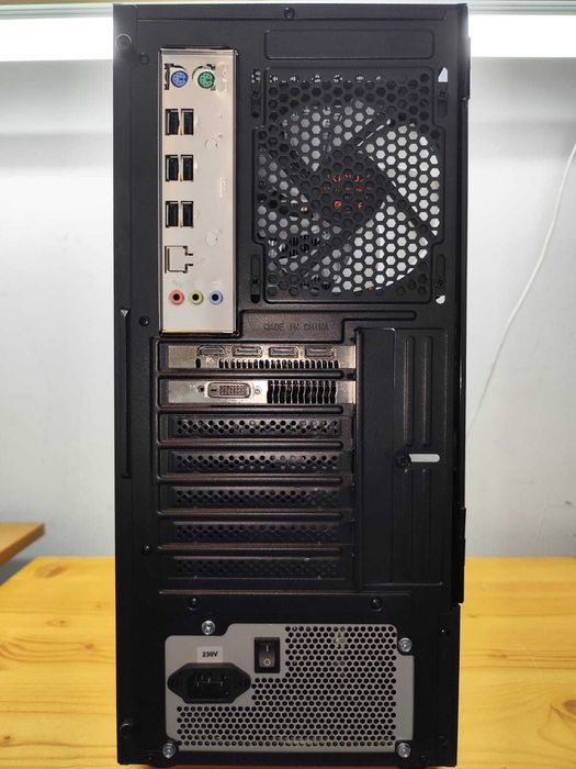 Gamingowy komputer. RX580 8GB, 64GB RAM, 8rdzeni+monitor+akcesoria