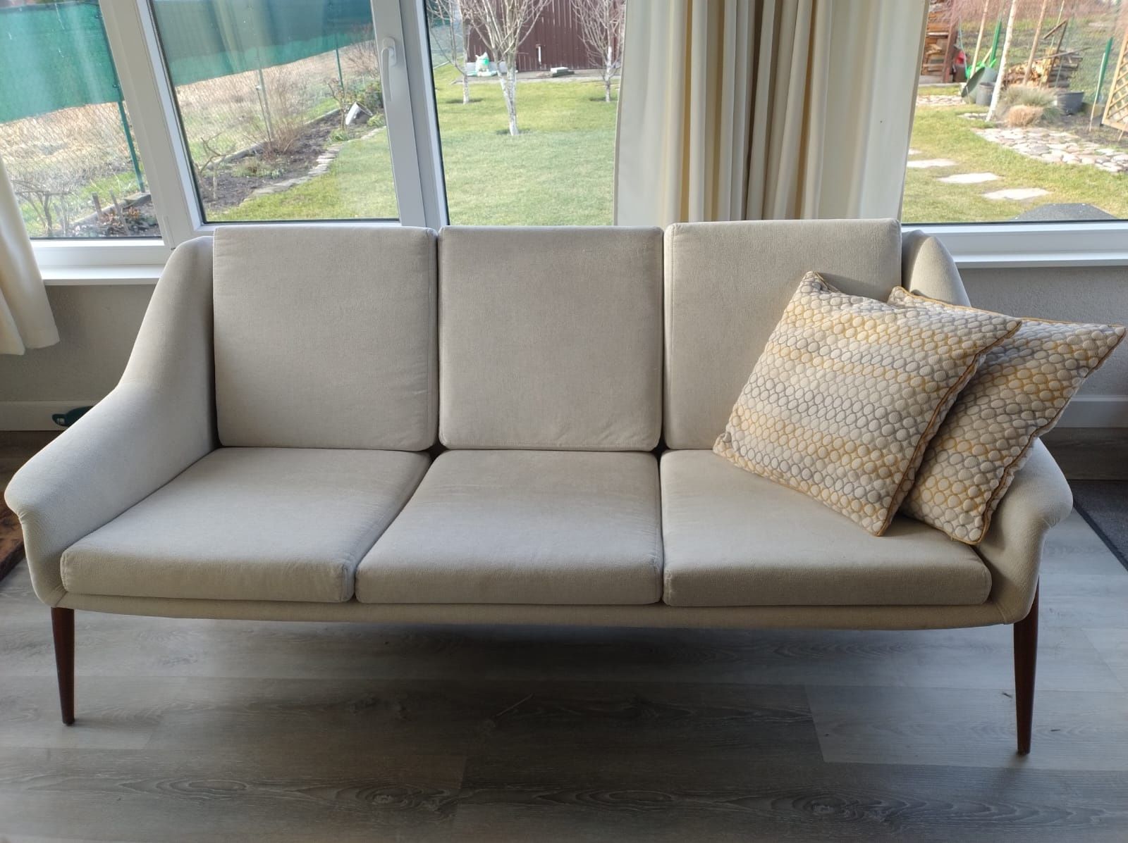 Sofa lara 60-te po renowacji