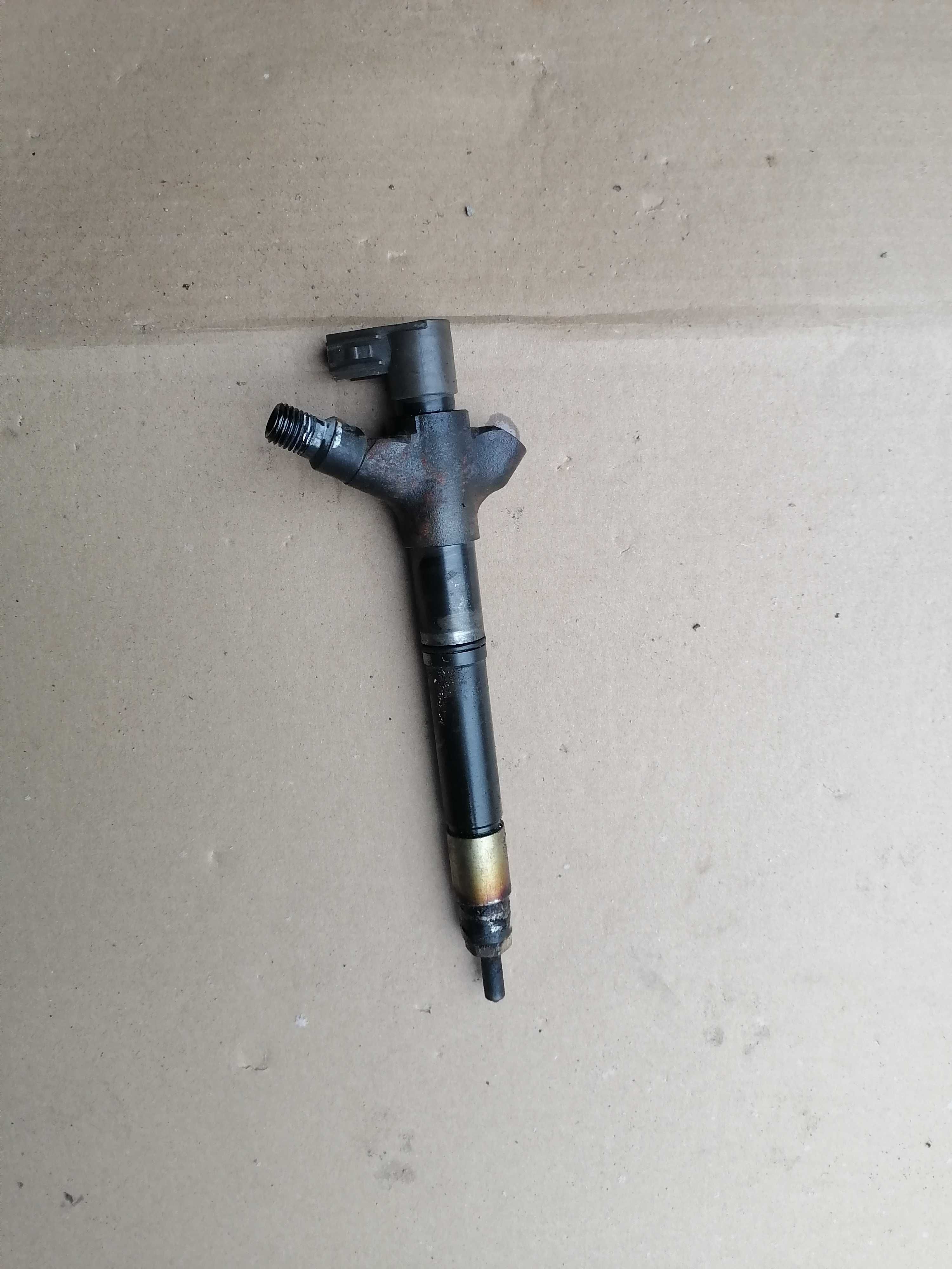 Wtrysk wtryskiwacz denso 23670-0r100 toyota 2,0 d4d