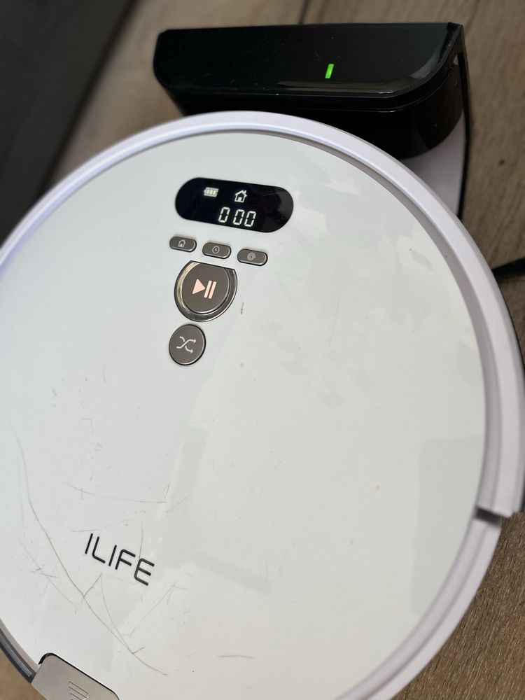 Robot ILIFE V8 plus