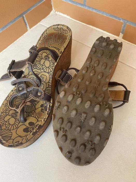 Sandálias de cunha marca Fly