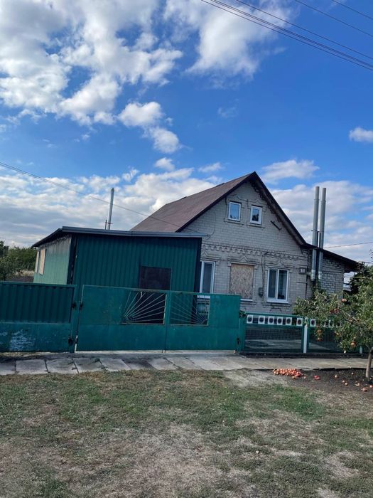 Продається будинок смт. Новомиколаївка