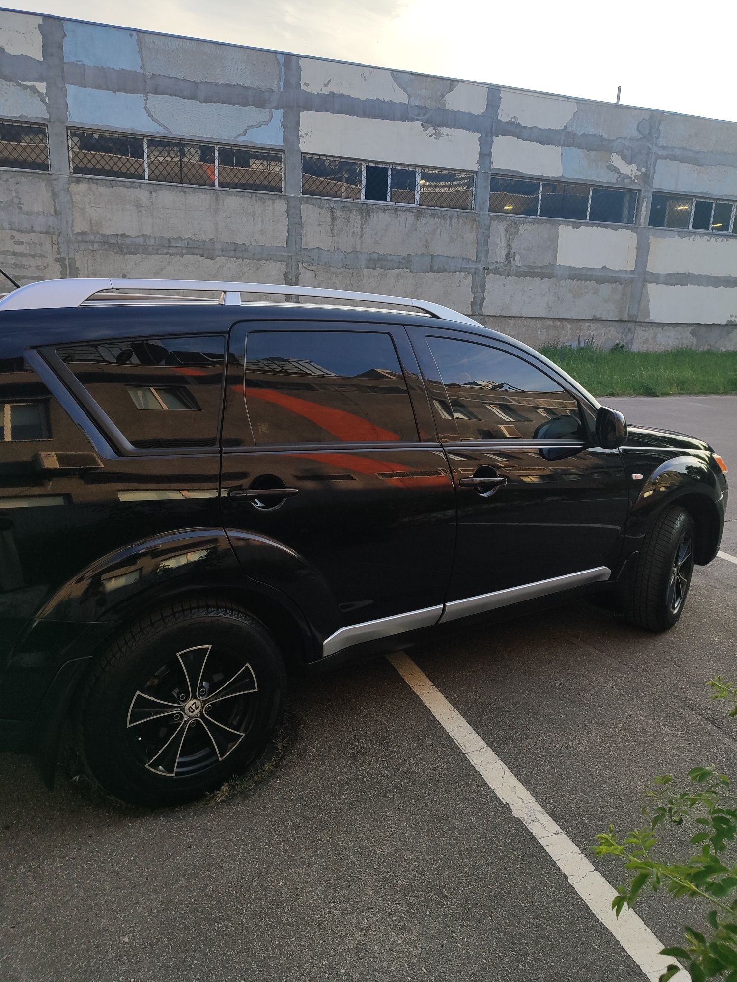 Автомобіль Mitsubishi Outlander