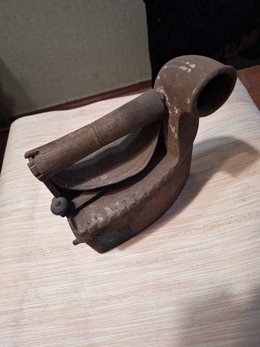 Утюг антикварный