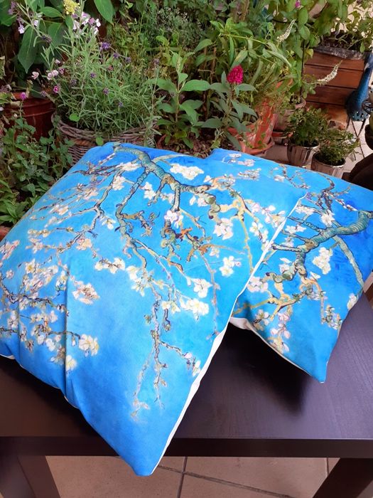 Komplet 2 poduszek z motywem kwiatów migdału van Gogha