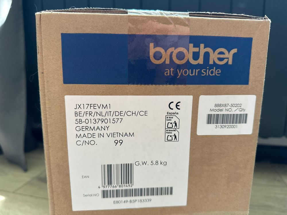 Maszyna do szycia Brother biała z wzorem JX17FE TOMI-TECH